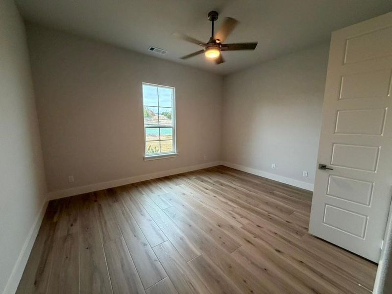 Spacious, unfurnished interior of a new home in Eagle Ridge Estates, Weatherford (Image 13).