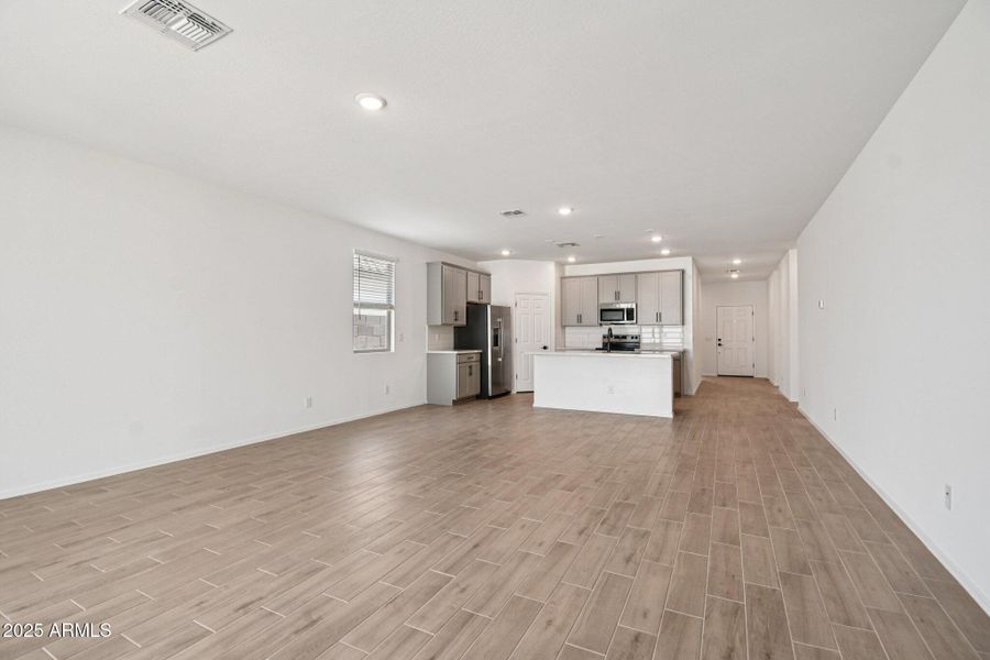 11-web-or-mls-W Bowker St-S2008-011