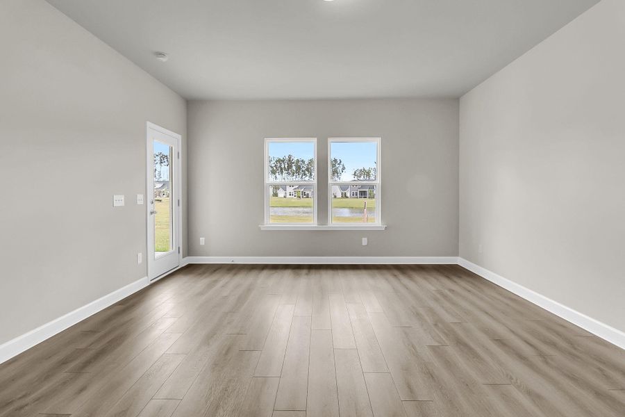 Spacious, unfurnished interior of a new home in , Summerville (Image 33).