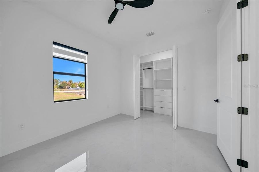 Spacious, unfurnished interior of a new home in , Lehigh Acres (Image 33).