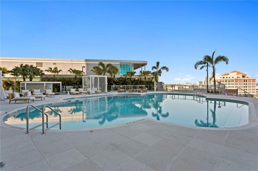 Community amenities in , St. Petersburg (Image 84). Community amenities in , St. Petersburg (Image 84).