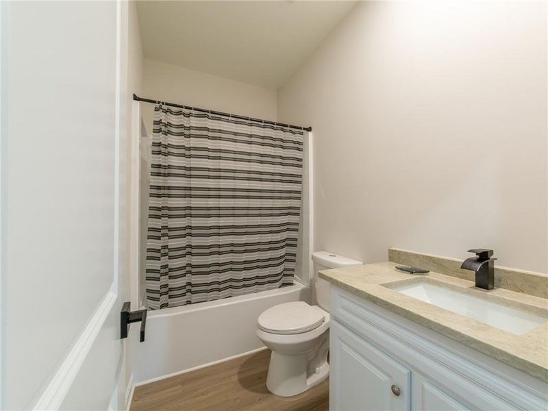 Furnished interior view inside a new home in , Cartersville (Image 8).