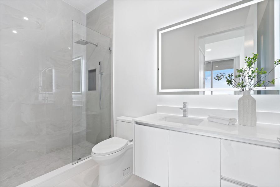 21-220 Lake Shore Drive #2305 Lake Park,