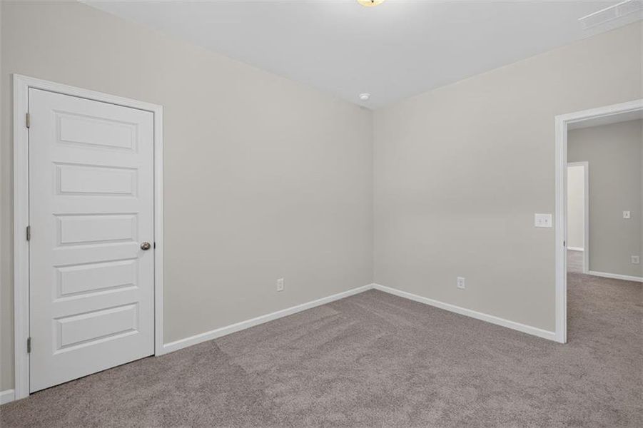 Spacious, unfurnished interior of a new home in Jones Ridge, Dallas (Image 68). Spacious, unfurnished interior of a new home in Jones Ridge, Dallas (Image 68).