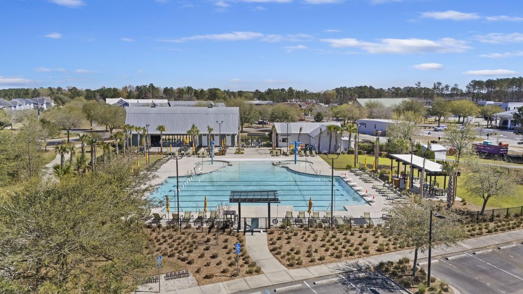 Community amenities in , Summerville (Image 54).