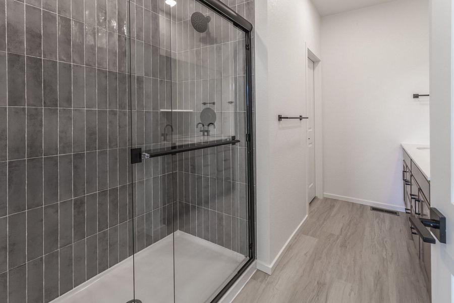 Representative interior finishes for a home built from the Morrison by Hartford Homes in Trailside, Timnath (Image 19).