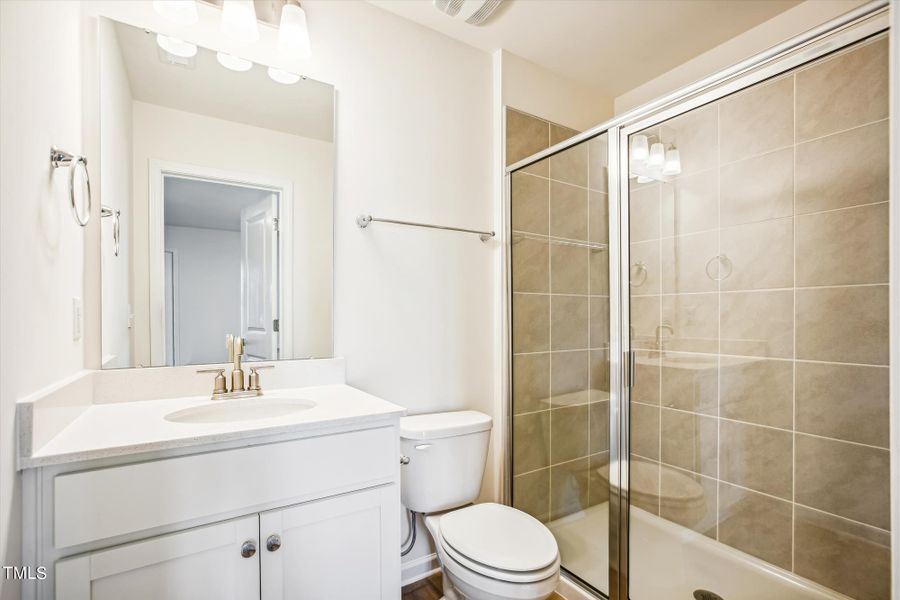 lower level-bath-my pro photographer (36