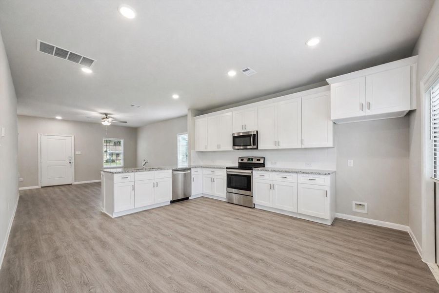Furnished interior view inside a new home in , La Marque (Image 9).