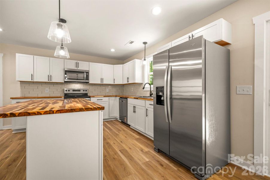 Furnished interior view inside a new home in , Bostic (Image 6).
