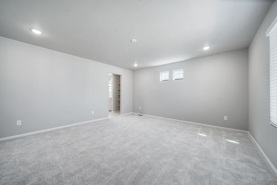 Spacious, unfurnished interior of a new home in Sky Ranch, Watkins (Image 20). Spacious, unfurnished interior of a new home in Sky Ranch, Watkins (Image 20).