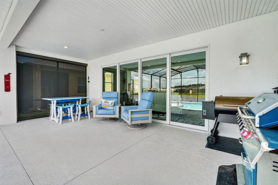 Exterior details and patio area of a home in , Daytona Beach (Image 43).