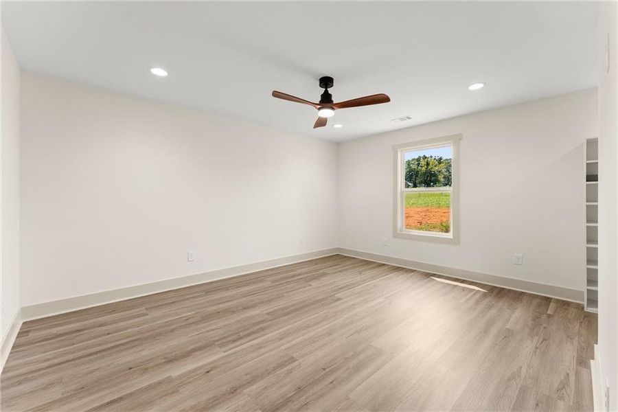 Spacious, unfurnished interior of a new home in , Clarkesville (Image 26).