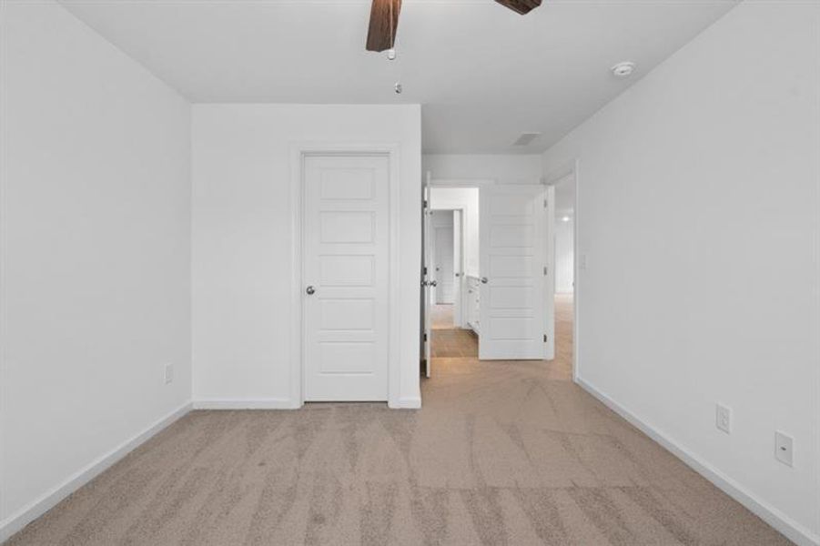 Spacious, unfurnished interior of a new home in , Athens (Image 41).