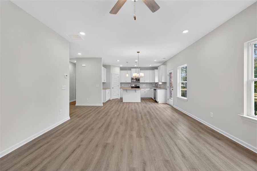 Spacious, unfurnished interior of a new home in Garrett Preserve, Douglasville (Image 25).