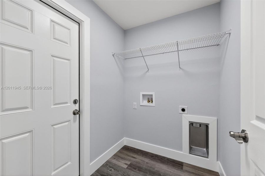 Spacious, unfurnished interior of a new home in , Ocala (Image 24).