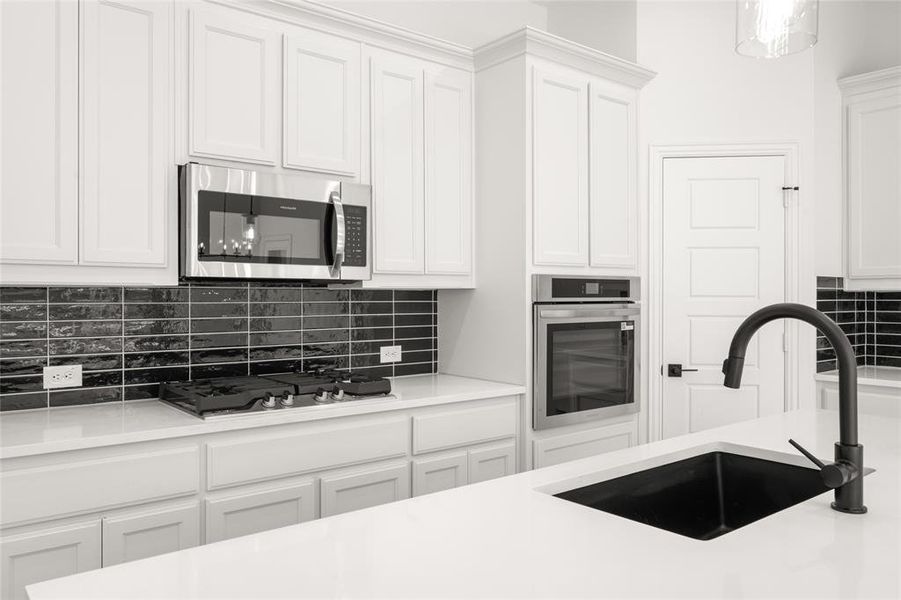 4324 Knight- Kitchen-4