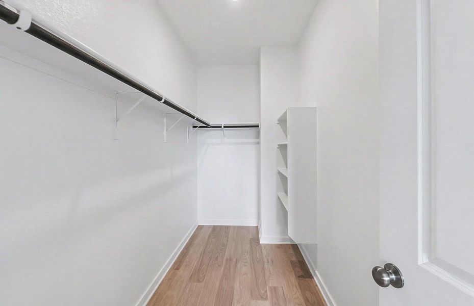 Spacious, unfurnished interior of a new home in Larson Crossing, Elgin (Image 18). Spacious, unfurnished interior of a new home in Larson Crossing, Elgin (Image 18).