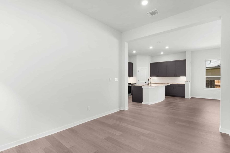 Spacious, unfurnished interior of a new home in Nolina, Georgetown (Image 33).
