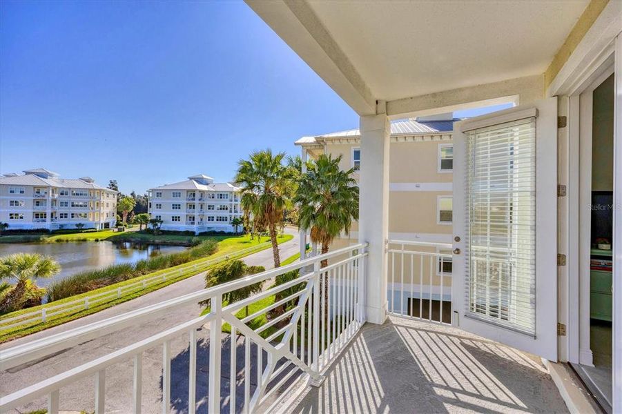 Exterior details and patio area of a home in , Bradenton (Image 26).