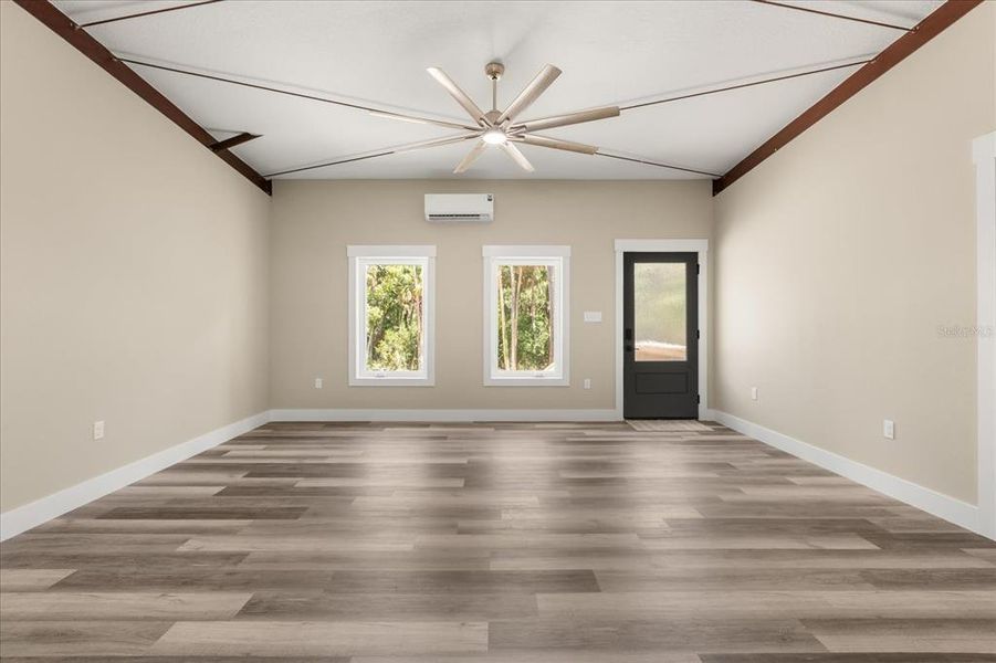 Spacious, unfurnished interior of a new home in , Homosassa (Image 16).