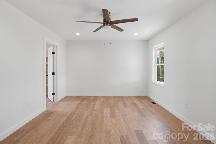 Spacious, unfurnished interior of a new home in , Newton (Image 15).