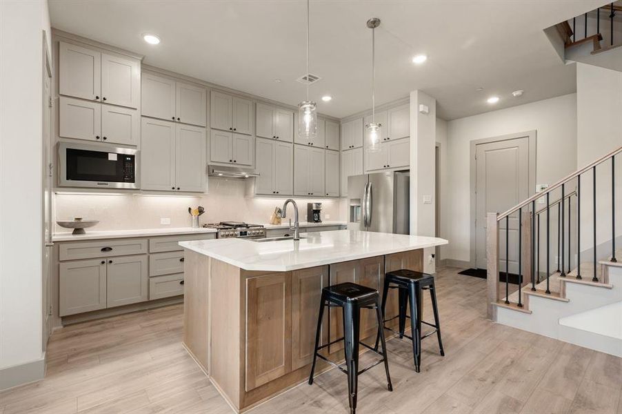 Furnished interior view inside a new home in , Farmers Branch (Image 11).