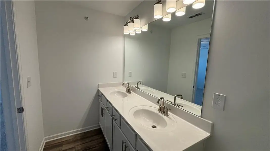 Image 24 of a home in Laurelwood. Image 24 of a home in Laurelwood.