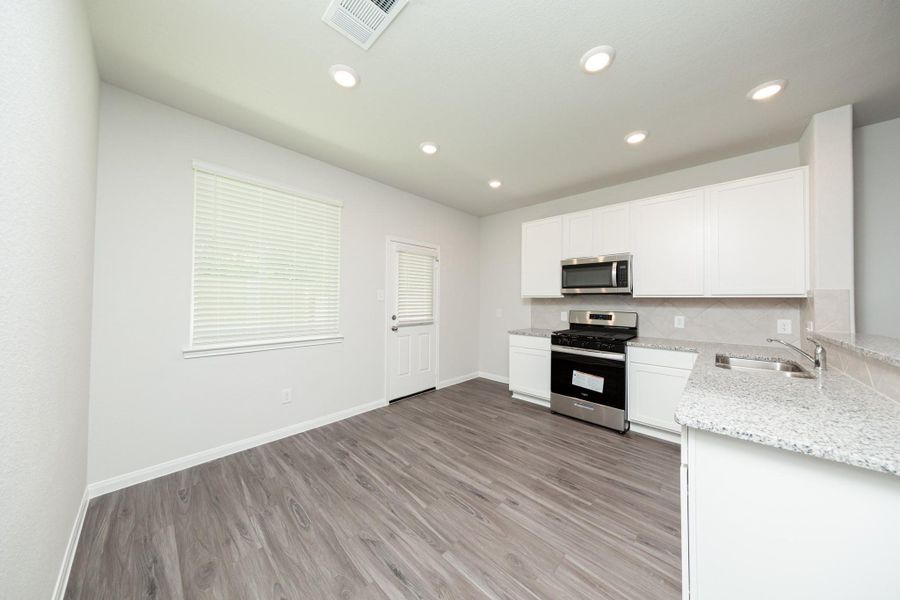 Image 15 of a home in River's Edge. Image 15 of a home in River's Edge.