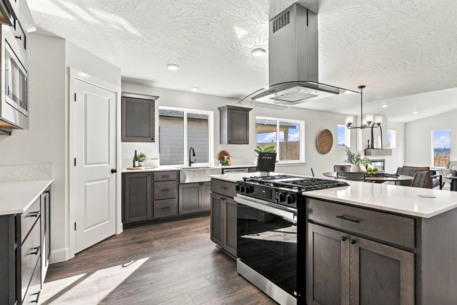 Furnished interior view inside a new home in Upland Meadows, Hermiston (Image 4).