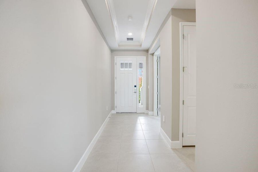 Spacious, unfurnished interior of a new home in Indigo Creek, Apollo Beach (Image 25).