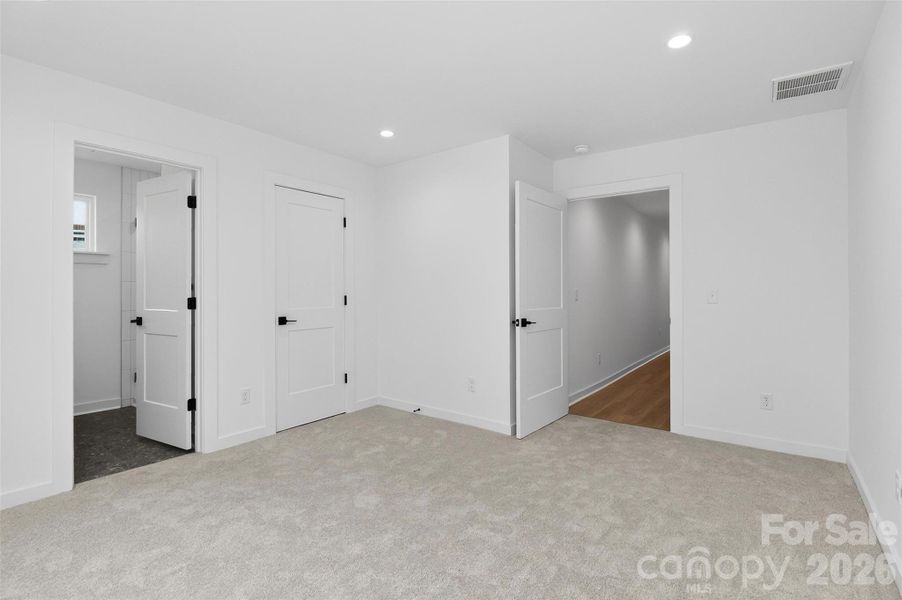 Spacious, unfurnished interior of a new home in , Charlotte (Image 28).