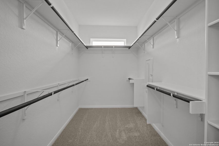 Spacious, unfurnished interior of a new home in Homestead, Schertz (Image 15).