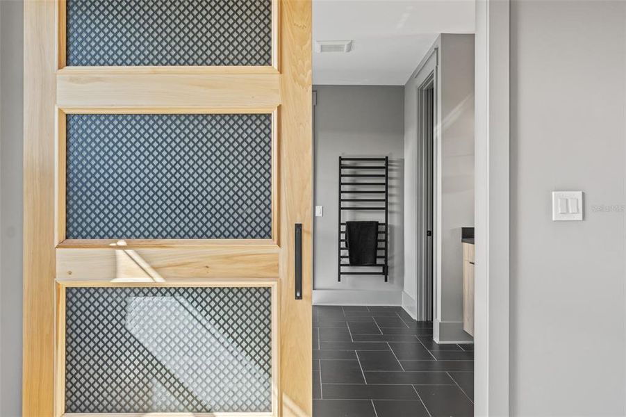 Exterior details and patio area of a home in , Tampa (Image 34).