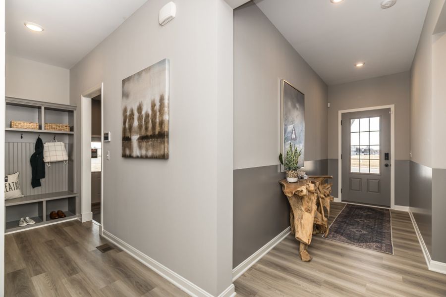 Representative furnished interior of a home built from the DaVinci by Fischer Homes in Sage Woods, Dallas (Image 10).