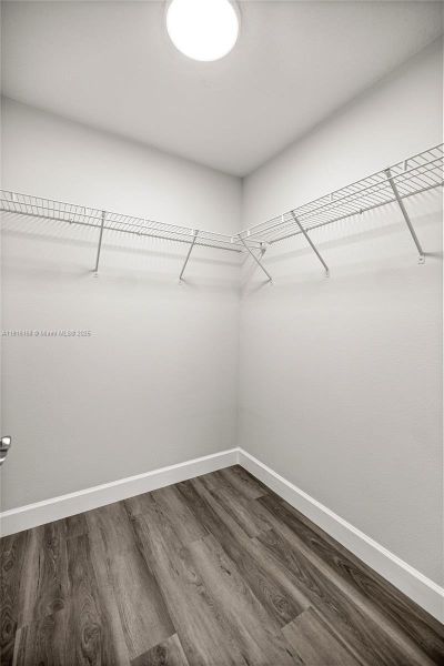 Spacious, unfurnished interior of a new home in , Dunnellon (Image 25).