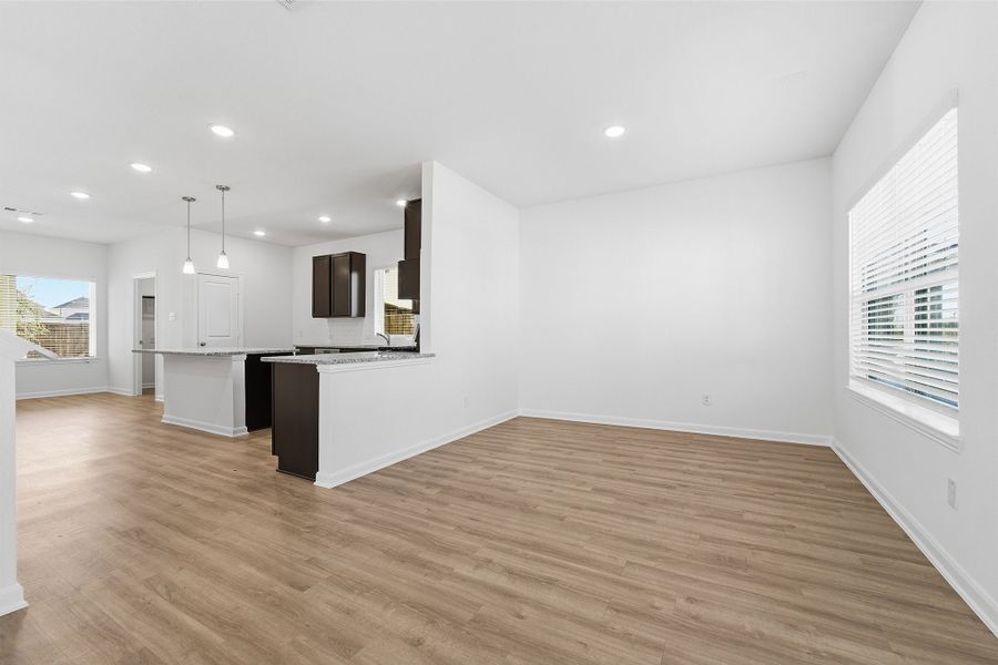 Spacious, unfurnished interior of a new home in La Terra, Celina (Image 16).