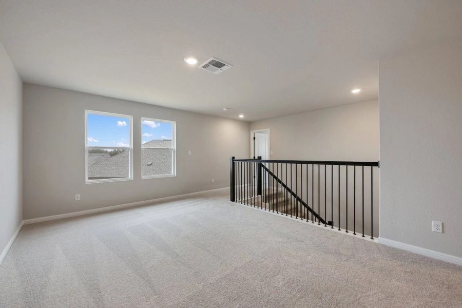 Spacious, unfurnished interior of a new home in Berry Creek Highlands, Georgetown (Image 43).