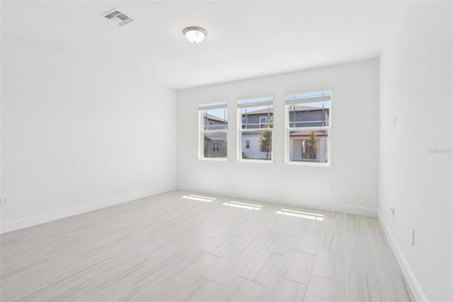 Spacious, unfurnished interior of a new home in Cyrene at Minneola - Villas, Montverde (Image 16).