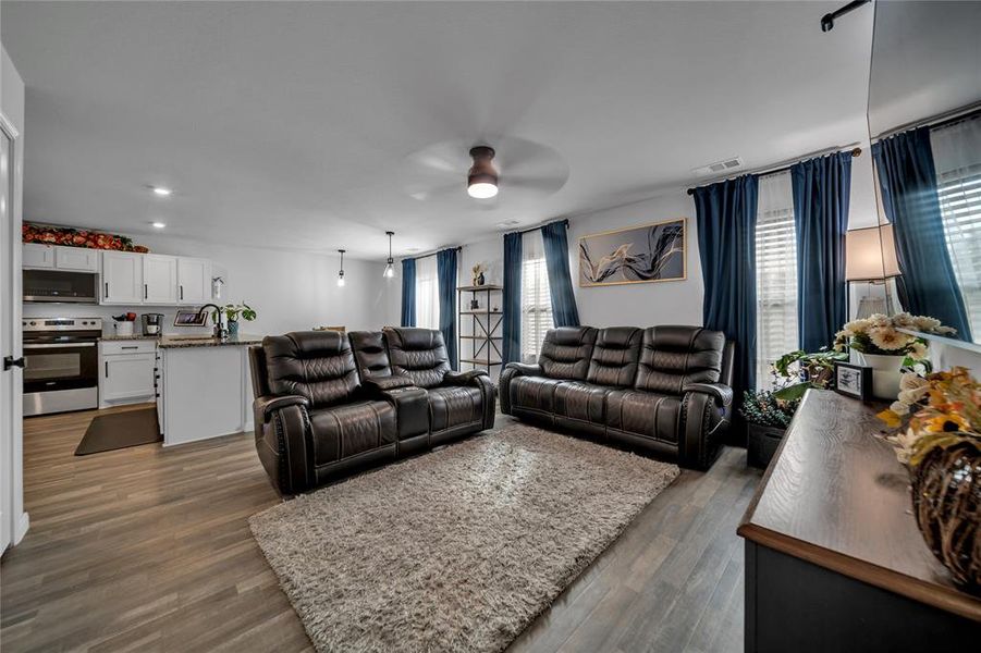 Furnished interior view inside a new home in Middlefield Village, Dallas (Image 7).