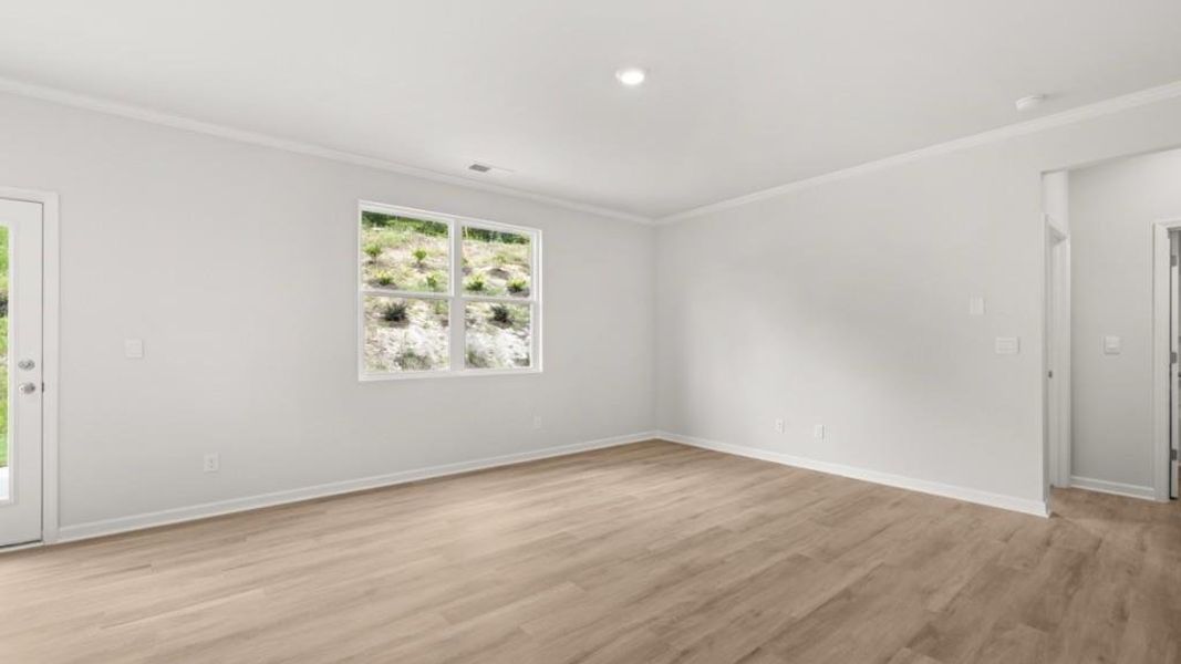 Spacious, unfurnished interior of a new home in Creekview, Atlanta (Image 18).