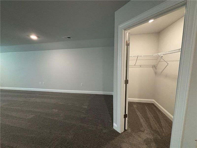 Spacious, unfurnished interior of a new home in Tuscany Hills, Douglasville (Image 20).