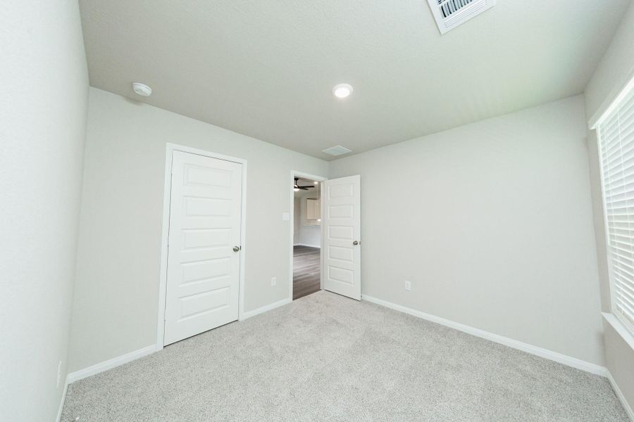 Spacious, unfurnished interior of a new home in Townsend Reserve, Splendora (Image 17).
