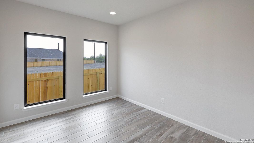 Spacious, unfurnished interior of a new home in Haby Hill 50', San Antonio (Image 13). Spacious, unfurnished interior of a new home in Haby Hill 50', San Antonio (Image 13).