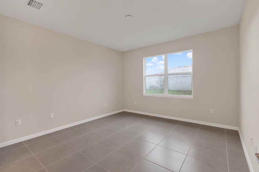 Spacious, unfurnished interior of a new home in Del Webb Tradition, Port St. Lucie (Image 33).