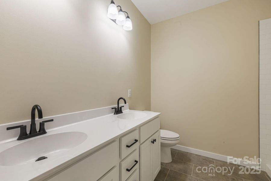 Primary bath - dual vanity