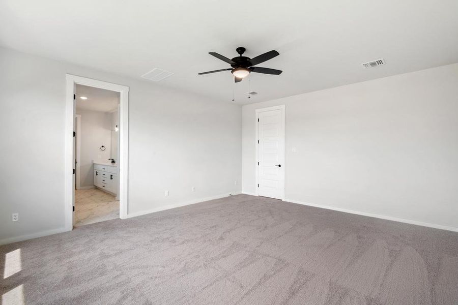 Spacious, unfurnished interior of a new home in Arbor Collection At Park Central, Georgetown (Image 14).