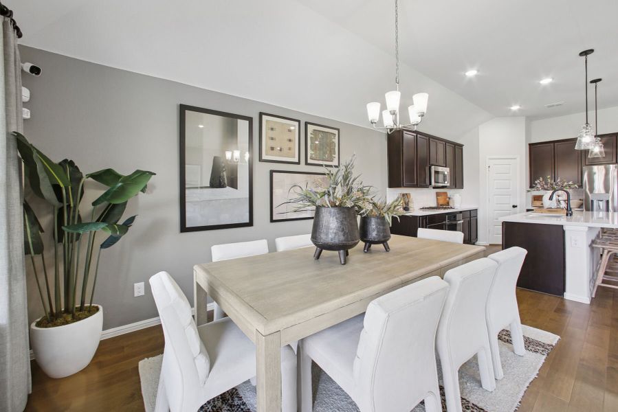 Dining Area Dining Area