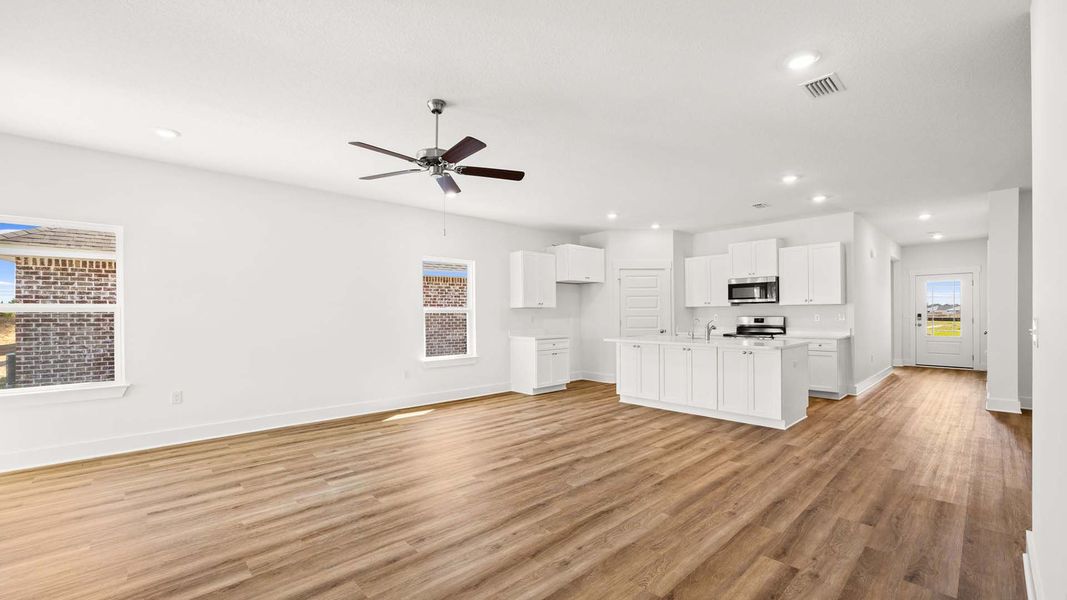 Spacious, unfurnished interior of a new home in Owl's Head Farms, Freeport (Image 17). Spacious, unfurnished interior of a new home in Owl's Head Farms, Freeport (Image 17).