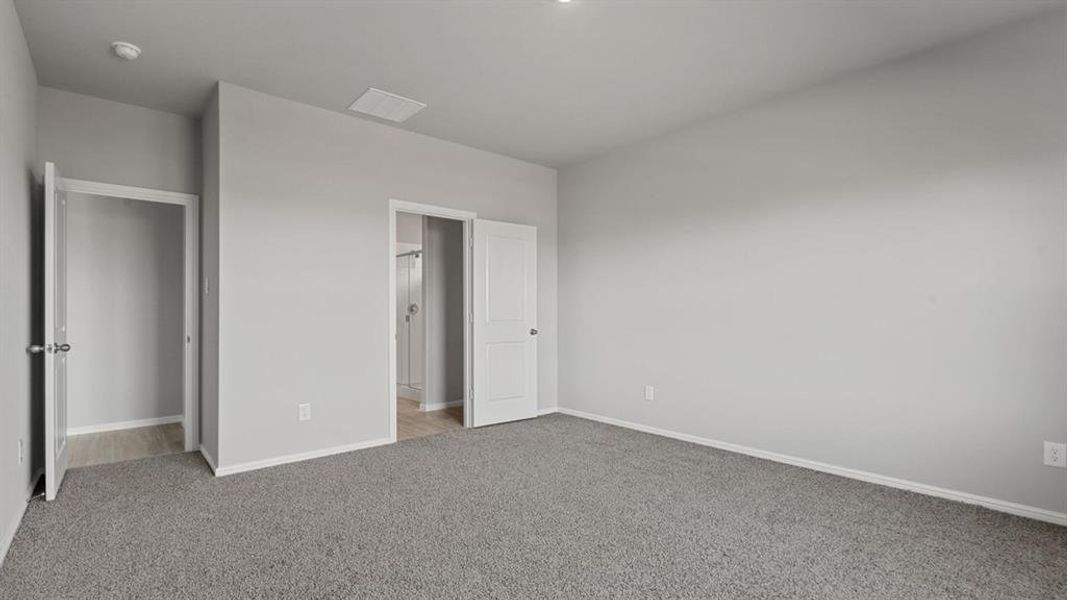 Spacious, unfurnished interior of a new home in Lonestar at Liberty Trails, Fort Worth (Image 25).