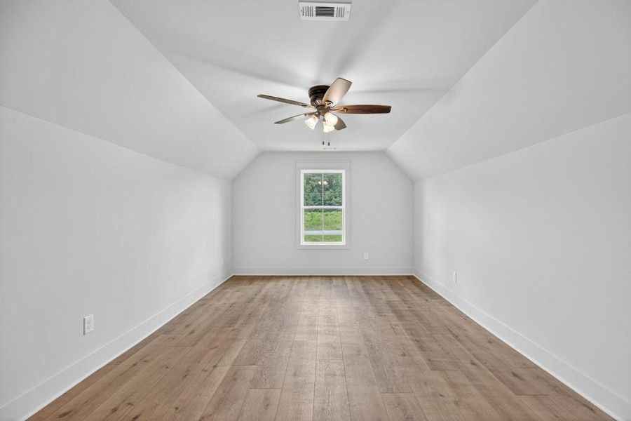 Spacious, unfurnished interior of a new home in , Dallas (Image 16).